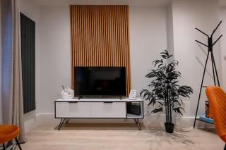 Modern 2 Bed Split Level Maisonette with Parking - Londra - 5