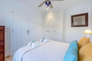 797 HOLIDAY RENTALS- Renovado piso en el paseo maritimo fuengirola - Fuengirola - 1