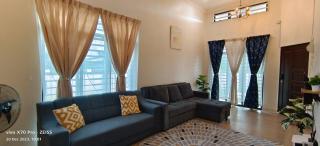 Sofea Hana Homestay, Pantai Balok, Kuantan - Kuantan - 0