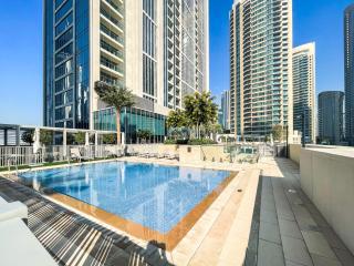 Cozy Apartment with City Views Next to Burj Khalifa 166FO1-2 - Dubai - 0