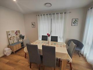 Brand new settled beautiful house,near shops - Weetangerra - 8