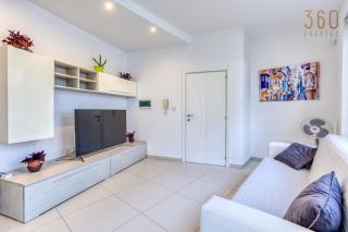 Beautiful, central Penthouse with Private Terrace by 360 Estates - Il-Gżira - 1