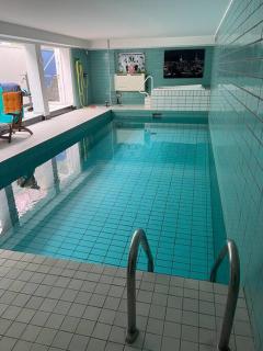 Villa Casa Blanca mit Privatem Schwimmbad 26 grad und Sauna - Duisburgo - 0