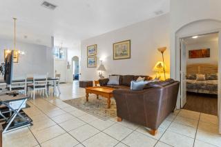 Three Bed Private Pool Villa just steps away from - Kissimmee - 4