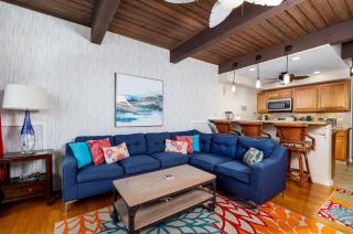 Kona Mansions 225 Top Floor 2 story Ocean views! - 2