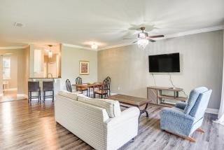 Palm Coast Townhome with Pool Access about 4 Mi to Beach - Palm Coast - 7