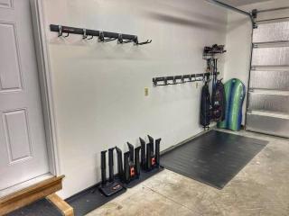 Secluded Getaway with Hot Tub, Near DT and Ski Resort - 9