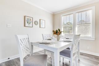 Quiet Grove Hill Cottage with Wraparound Deck! - Grove Hill - 4