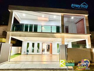 Klebang 4B3B-21Pax Pooltable KaraoK Jaccuzi TownArea - 9