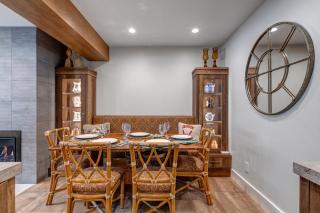 Luxe Prospector Condo Steps to Lift with Hot Tub - Ketchum - 3