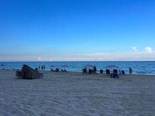 Miami Beach 1B/1B Incredible View apartment with Kitchen - Hallandale Beach - 6