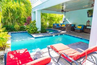 Tiki Beach - Holmes Beach - 7