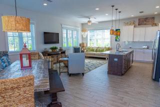 Tiki Beach - Holmes Beach - 4