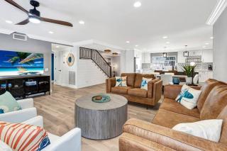Huntington Beach, AC, Pool, Hot Tub, Detached Office, Close to Beach, Outside Entertaining Area - Huntington Beach - 3
