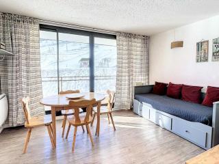 Studio lumineux avec balcon, centre station, ski aux pieds, face télésiège Sybelles Express - FR-1-267-260 - Villarembert - 0