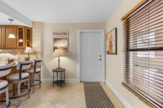RIVERFRONT VIEW, Stunning Sunrises, Community Pool - Condo Waterfront Sunrise - Roelens - Cape Coral - 6