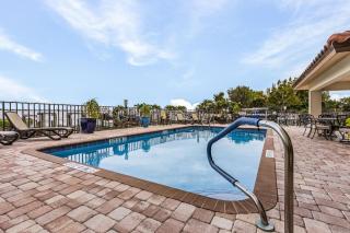 RIVERFRONT VIEW, Stunning Sunrises, Community Pool - Condo Waterfront Sunrise - Roelens - Cape Coral - 9
