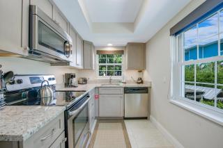 AMI Beachside Bungalow - Holmes Beach - 2