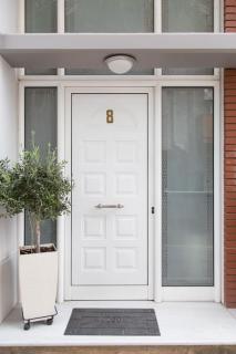 Virginia's Luxury Suites 2 - 3