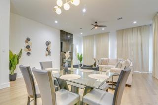 Houston Retreat w/ Balcony, 1 Mi to Toyota Center! - 7