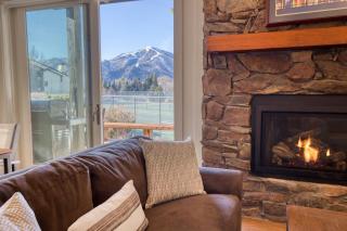 Wildflower Resort Stay - Sun Valley Condo with King Bed and Mtn Views - Sun Valley - 9