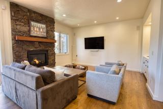 Wildflower Resort Stay - Sun Valley Condo with King Bed and Mtn Views - Sun Valley - 5