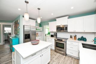 Beach Breeze - Anna Maria - 1