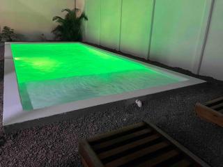 Private pool & rooftop patio Hot tub, AC, WI-FI - 5