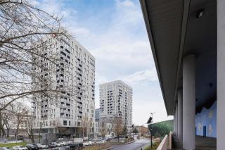 Exclusive Apartment in Katowice with Balcony, Parking, Gym and Sauna by Noclegi Renters - Kattowitz - 7