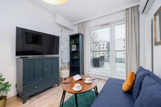 Exclusive Apartment in Katowice with Balcony, Parking, Gym and Sauna by Noclegi Renters - 6