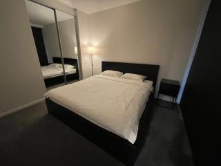 New modern 1BR apt near Dickson - 6