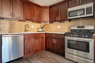 UES 1br w elevator doorman nr museums NYC-1391 - 3