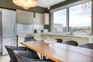 LUX Duplex Penthouse w/ Expansive Rooftop Terrace by 360 Estates - 1