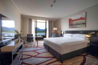 Hilton Cairns - 6