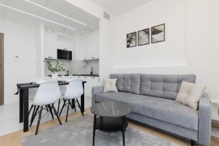 Cozy Apartments Warsaw Wola Kasprzaka by Noclegi Renters - Varsavia - 0