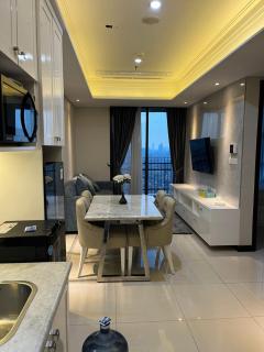 Luxury & Comfy 2+1BR @Kokas - Jacarta - 0