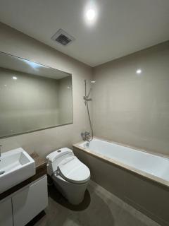 Luxury & Comfy 2+1BR @Kokas - Jacarta - 2