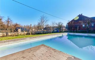 Stunning Home In Ivanska - 7