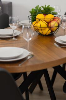 City Panorama Spacious Apartment by Renters Prestige - 2