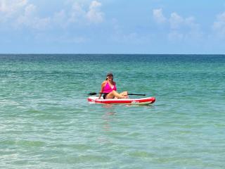 Beautiful Waterfront Beach Cottage. Sleeps 6 - 9