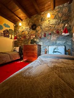 Blessings Chalet στον Παλαιό Άγιο Αθανάσιο με Τζάκι, Barbeque, μεγάλη αυλή και υπέροχη θέα - Palaios Agios Athanasios - 3