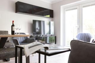 Olive Tree Townhouse, with parking - 4