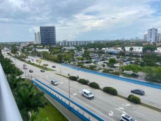 BeachWalk Studio B Apmt 2 Beds, amazing view - Hallandale Beach - 8