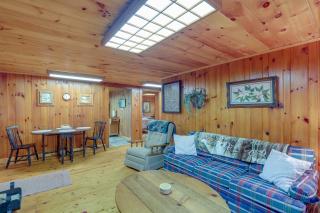 Dog-Friendly Burnsville Cabin Rental Near Hiking! - 5