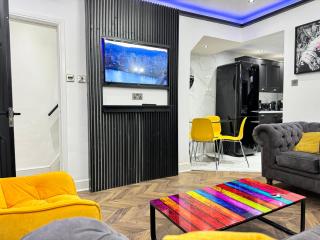4 bed 4 bath House with Free Parking, 5 Mins to LFC and 15 Mins to City Centre - Liverpool - 4