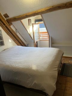 Stunning 2 bedroom townhouse in pretty village - 1