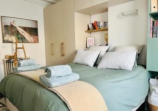 Gorgeous, bright & large 1 BR near Montmartre - Paris - 9