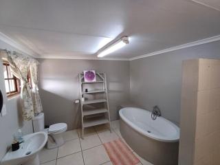 Woodhills Guest house - 2