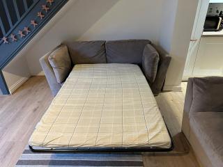 Cotswold's Large 4 bed house-Sleeps 10-Free Parking-Wifi - - 2