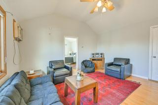Cozy Levittown Apartment: Full Kitchen + Smart TV! - 7